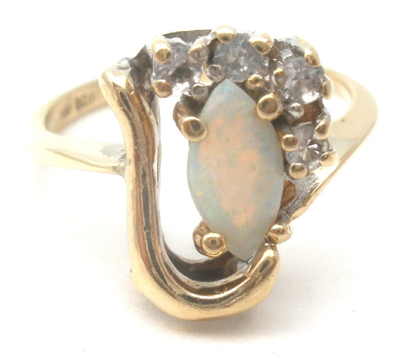 Women's rings exotic-zircon-Opal 10K Yellow Gold Ring Size 5.75 Vintage