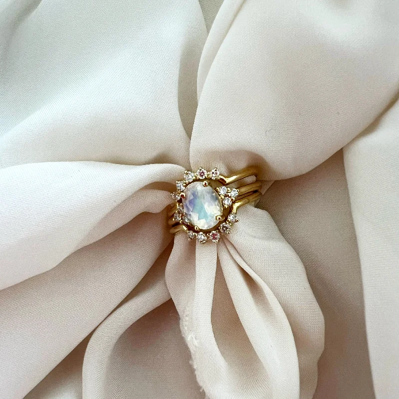 Women's rings sculpted-chic-Moonstone and diamond ring