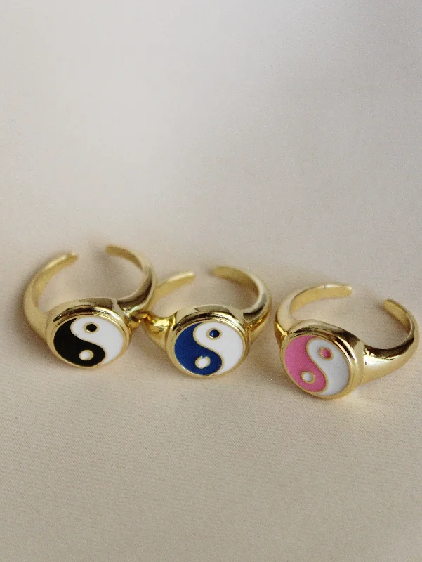 Women's rings sculpted-chic-Yin Yang Enamel Rings